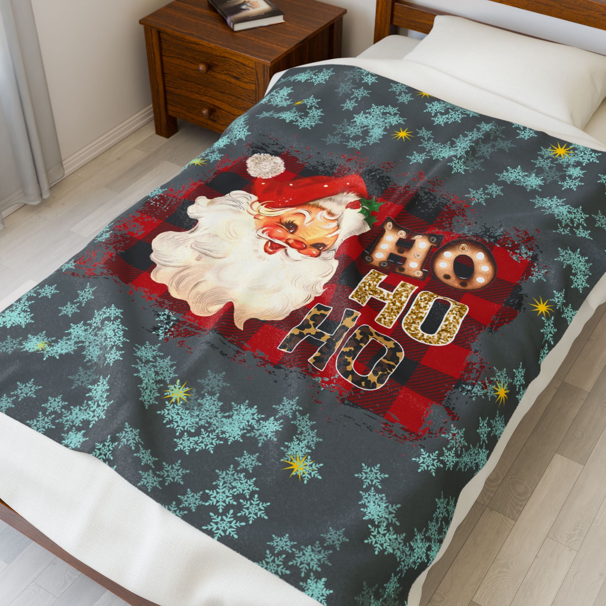 Vintage Santa 'Ho Ho Ho' Velveteen Plush Christmas Blanket — Cozy Holiday Throw